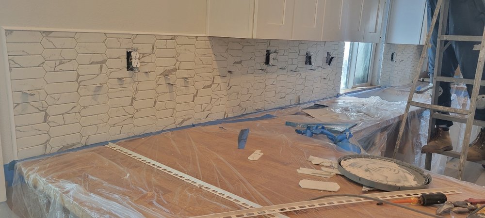 Kitchen countertop and backsplash install